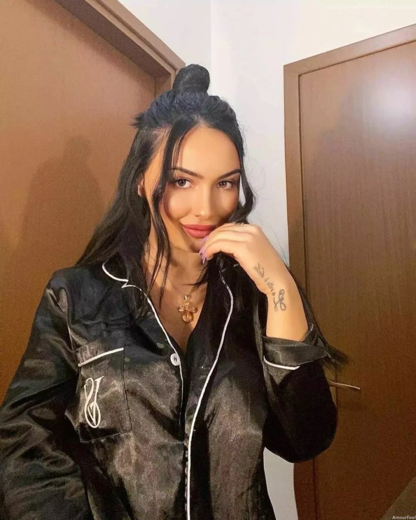 Isabella Profile image 3