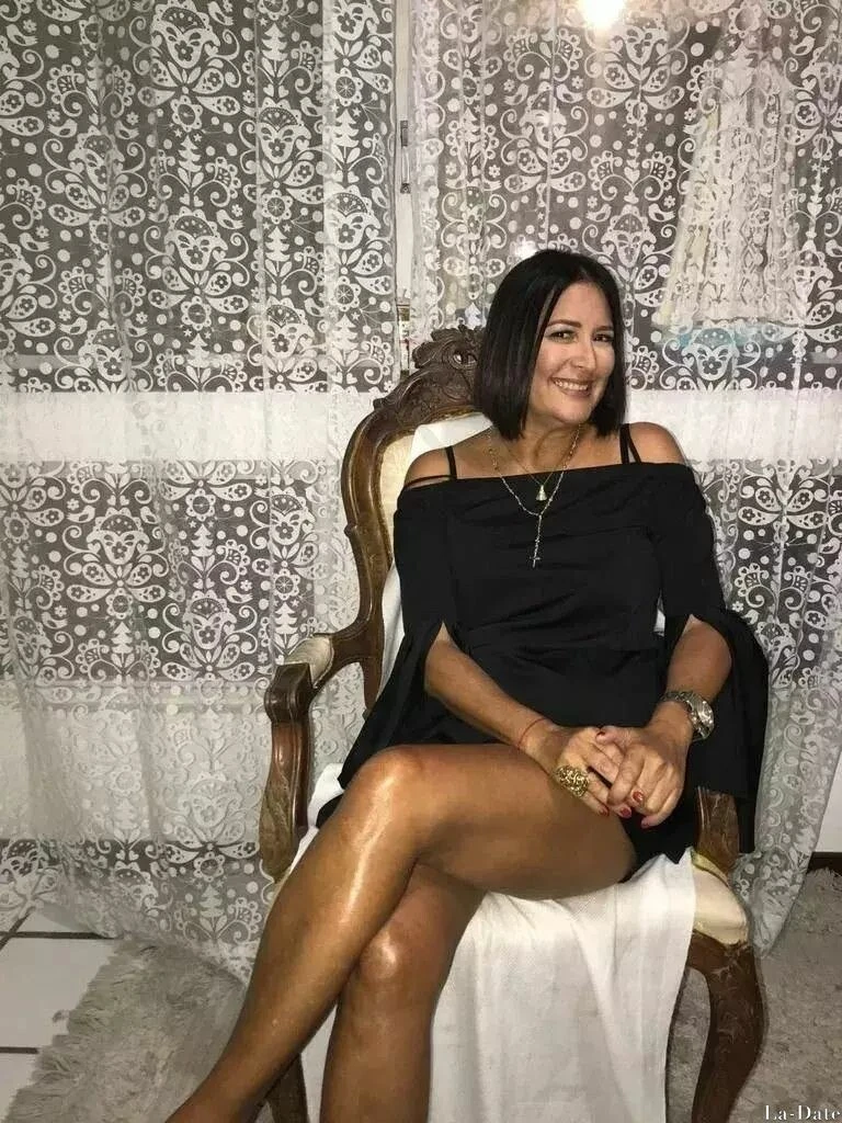 Bella Profile image 2