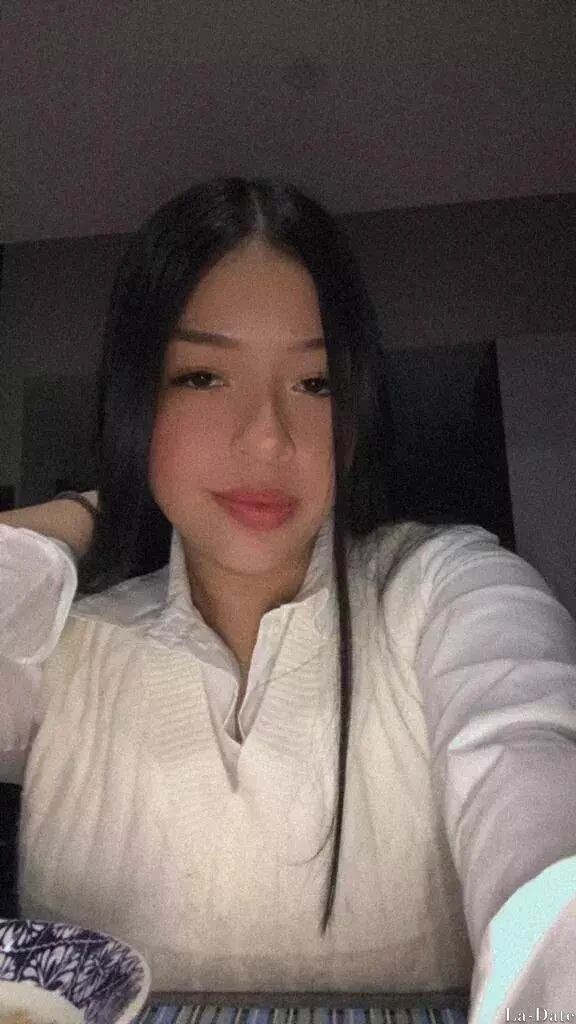 Valeria Profile image 1