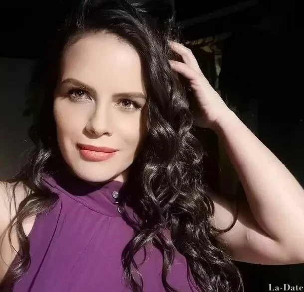 Elena Profile image 6