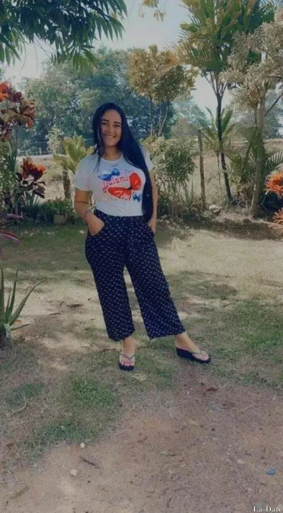Fernanda Profile image 3
