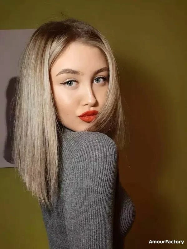 Aleksandra Profile image 2