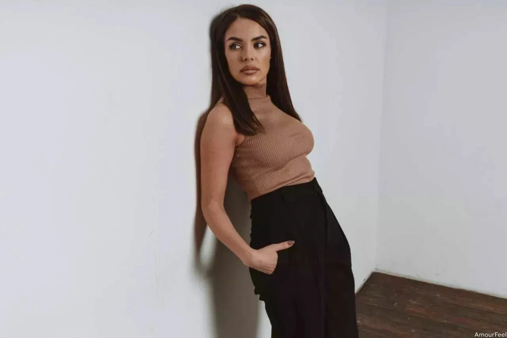 Iulia Profile image 2